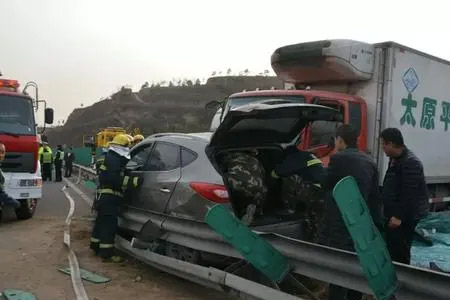 桂林事故拖车道路救援服务搭电多少钱