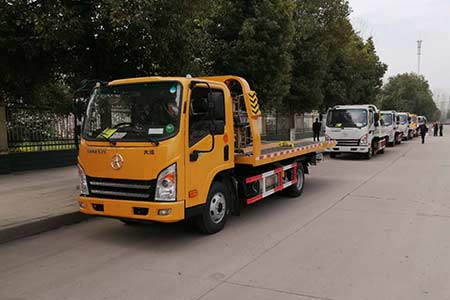 桂林拖车道路救援拖车价格收费标准