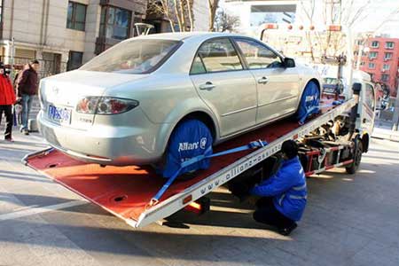 汽车搭电救援价格怎么找汽车救援服务北京汽车救援现场维修