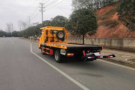 桂林汽车拖车道路救援补胎要多少钱